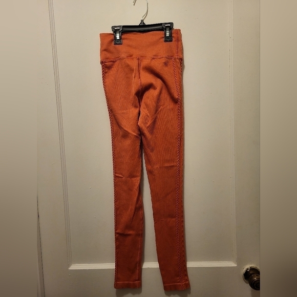 Aerie Small seamless peach cable designed legging - Picture 12 of 16